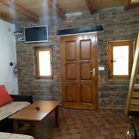 Tamiski Mir Lodge Stajicevo