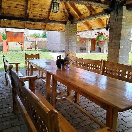Lodge Tamiski Mir Stajicevo